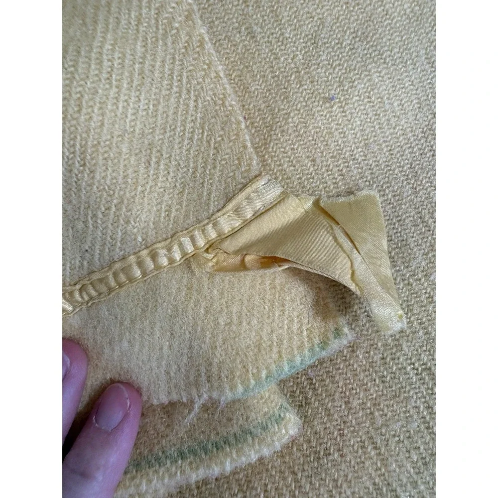 Vintage 70s Kenwood Twin/Full 100% Pure Virgin Wool Gold Blanket Made In Canada